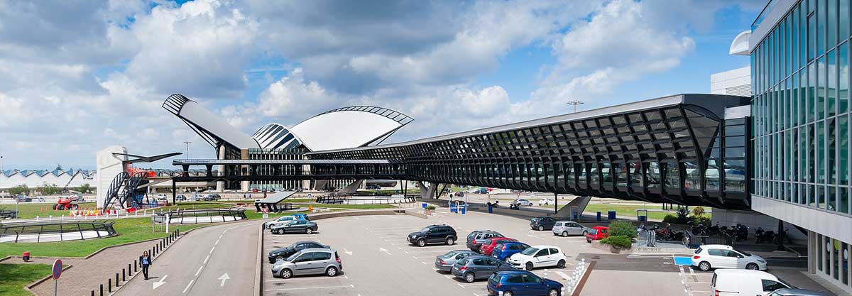 transfert vtc taxi aéroport lyon